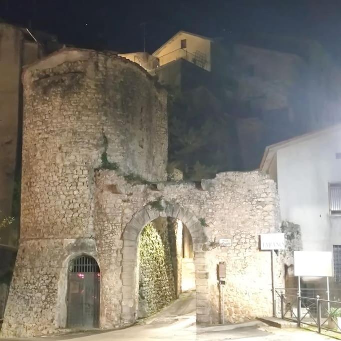 Vila Casa In Antico Borgo Medievale A Tarano Ri, Via Giacomo Leopardi, 15 Exteriér fotografie