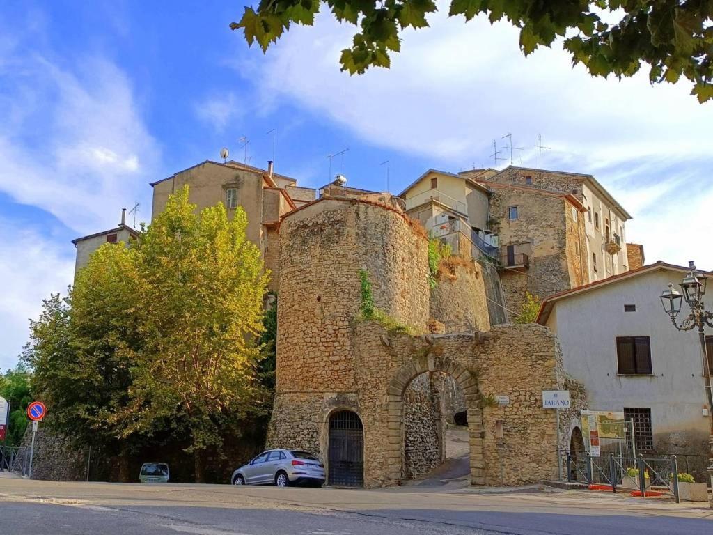 Vila Casa In Antico Borgo Medievale A Tarano Ri, Via Giacomo Leopardi, 15 Exteriér fotografie
